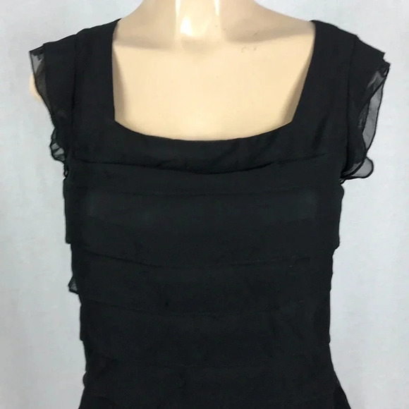 Guess Size Small Sheer Ruffle Zipper Closure Top. Preloved - Picture 2 of 6